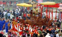 Nguyễn Thị Phương Châm. Về phục hồi lễ hội truyền thống trong xã hội đương đại