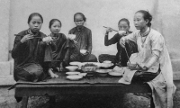 Gabrielle M. Vassal. Phụ nữ Tây Phương nhìn phụ nữ Việt Nam 100 năm trước