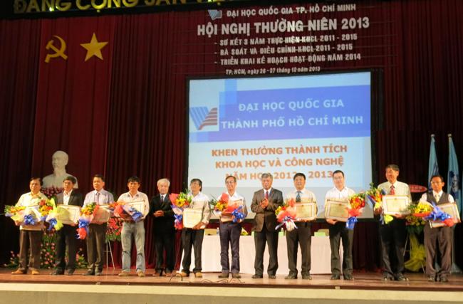 20131226-Hoi nghi thuogn nien DHQG-10b