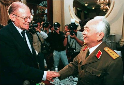 mcnamara-giap