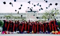 Lê Ngọc Hùng. Tập đoàn hóa đại học công lập ở một số nước và bài học kinh nghiệm quản trị đại học ở Việt Nam