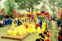 Phạm Ngọc Trung. Lại bàn về lễ hội ở nước ta hiện nay
