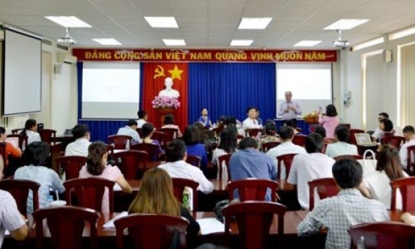 Tọa đàm khoa học: &quot;Giáo dục đặt con người làm trung tâm&quot;