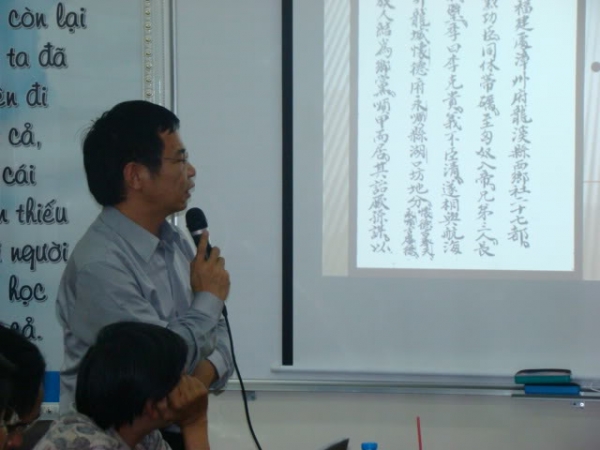 GS. Trần Ích Nguyên giao lưu với Khoa Văn hoá học