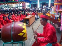 Triệu Bảo. Lễ Yến lão hay tục tôn thờ sự sống