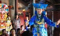 Nguyễn Thị Yên. Bàn về vai trò của đồng thầy trong việc chấn hưng văn hóa thờ Mẫu