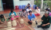 Vũ Hồng Nhi. Tìm hiểu về nghề đan đát ở Cần Thơ