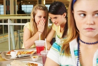 GS. Trần Ngọc Thêm: Vì sao người Việt có tật nói xấu sau lưng?
