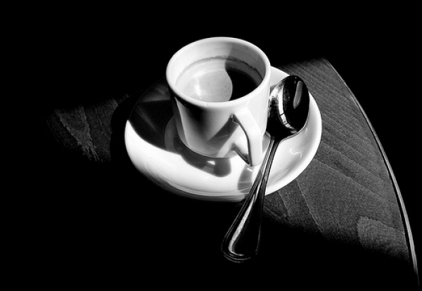 Phan Thu Hiền. Cà phê thứ bảy với Nhiệt đới buồn
