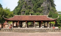 Thúy Hoa. Đình làng - Nhìn từ hôm nay