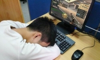 Mai Trường Giang. Tác động của in-tơ-nét đến việc giáo dục, rèn luyện đạo đức, lối sống thanh niên hiện nay